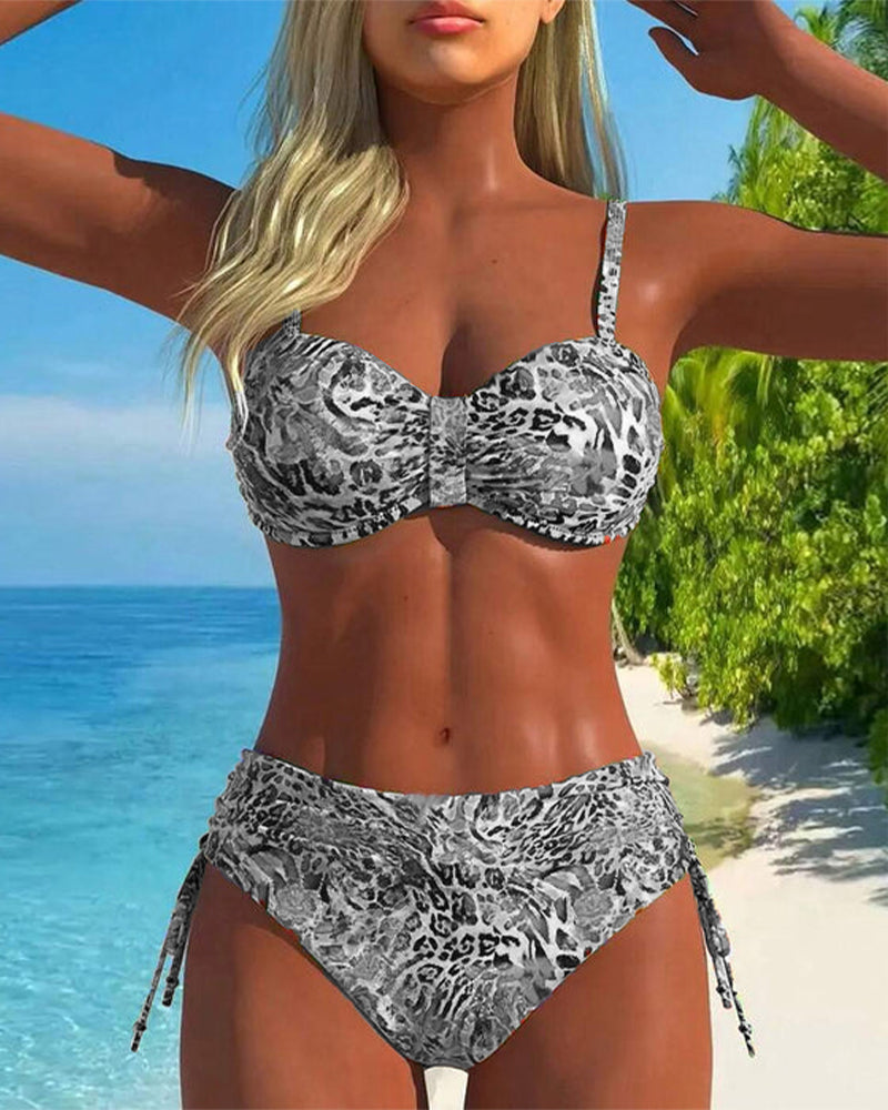 Eye-catching Two-Piece Swimsuit with Leopard Print