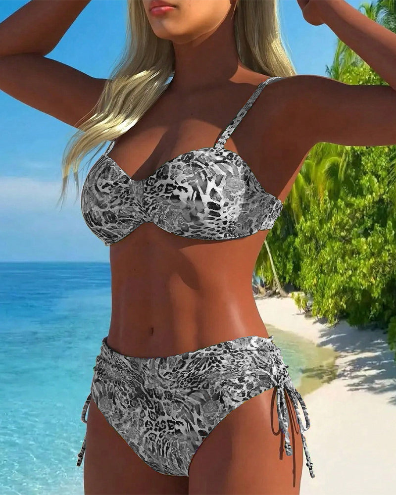 Eye-catching Two-Piece Swimsuit with Leopard Print