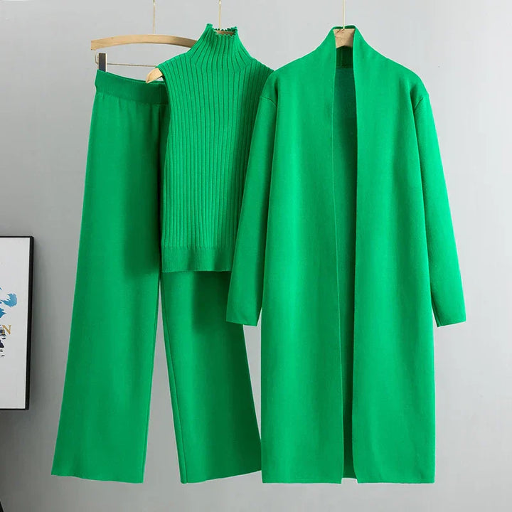 Helena™ | Set of 3 Classic Outfits