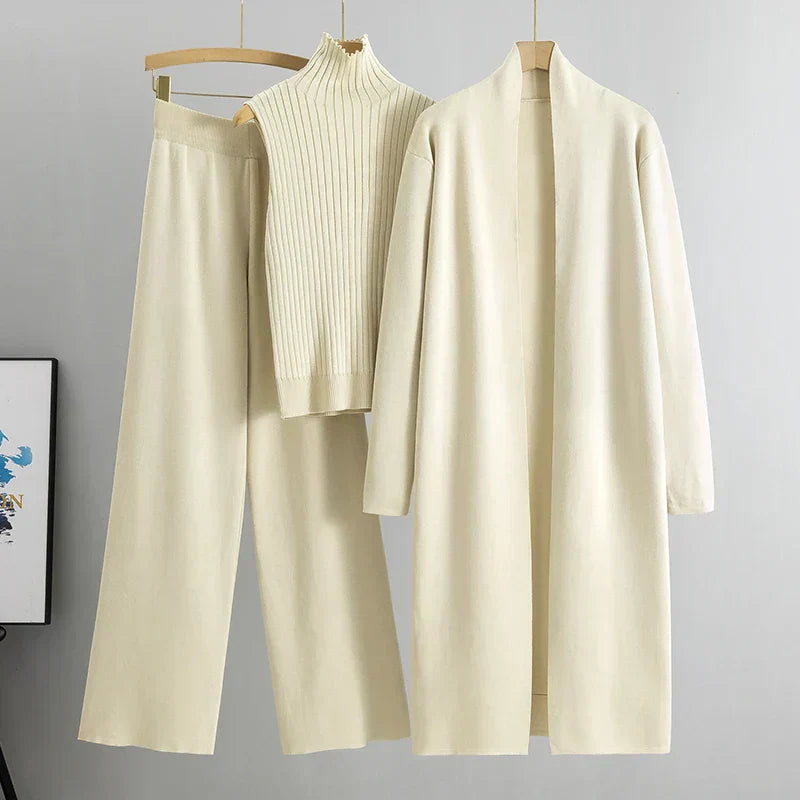 Helena™ | Set of 3 Classic Outfits