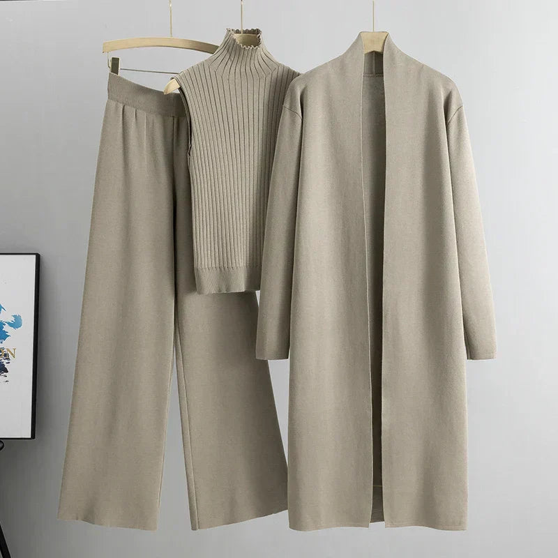 Helena™ | Set of 3 Classic Outfits