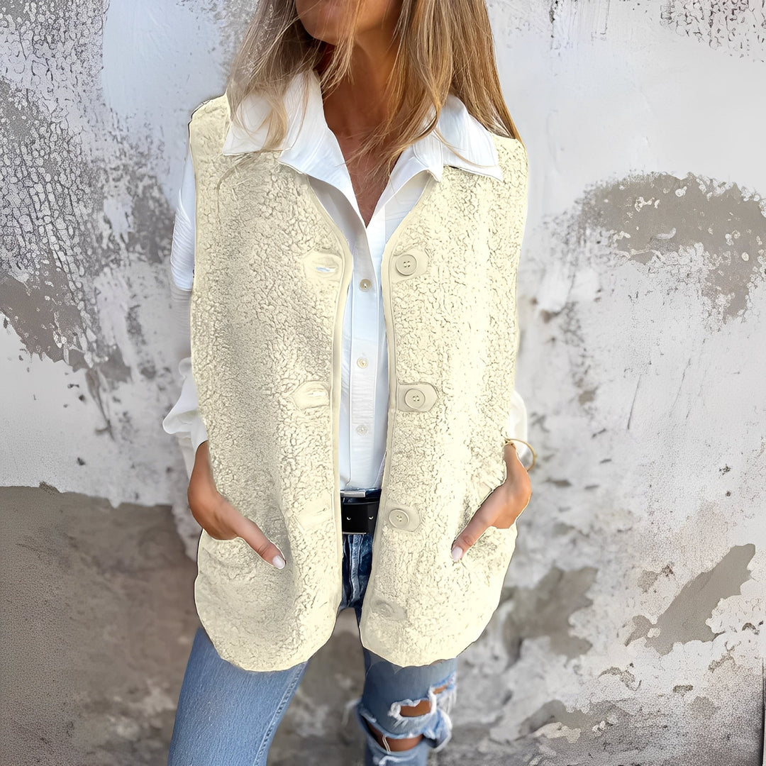 Donja – vest with warmth and style