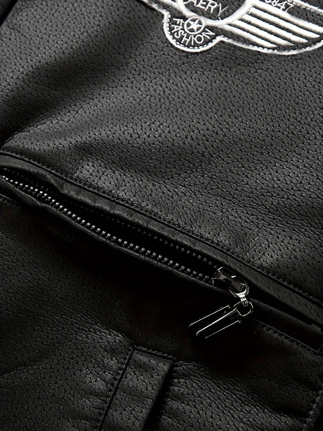 Elias™ | The Modern Aviator